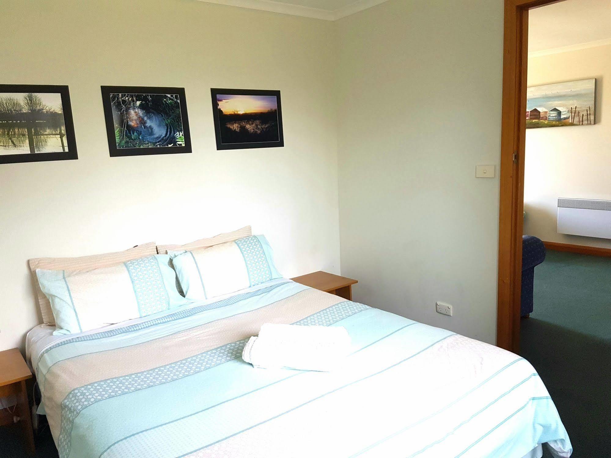 סקמנדר Carmens Inn מראה חיצוני תמונה